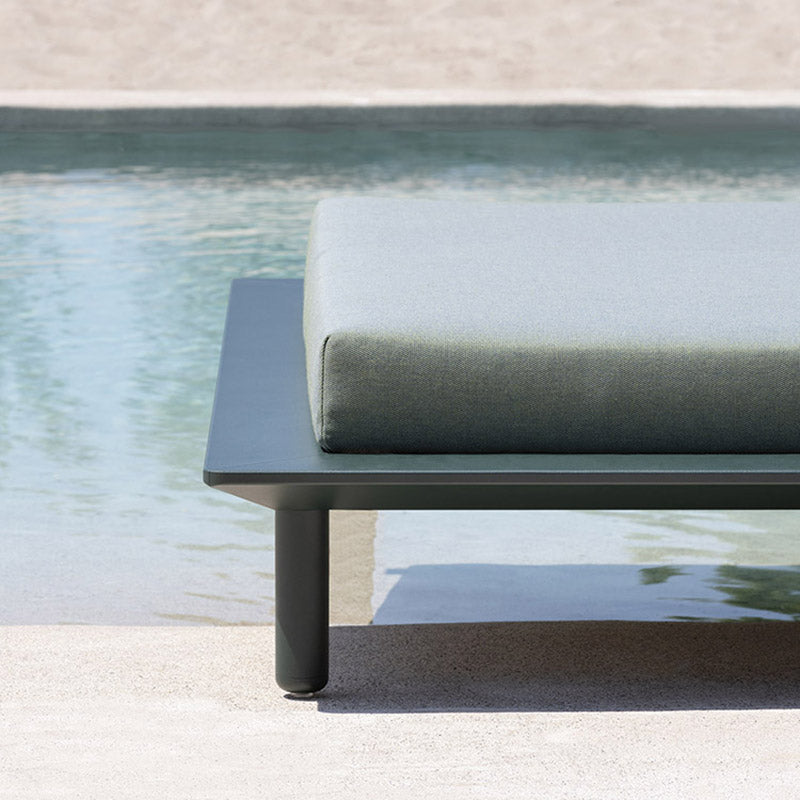 Executive standing chair-pillow seating malta